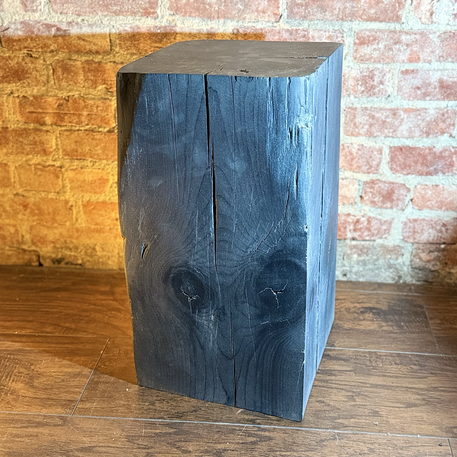 Dimensions: 10.75” x 10.75” X 17.5” <br> LB 105