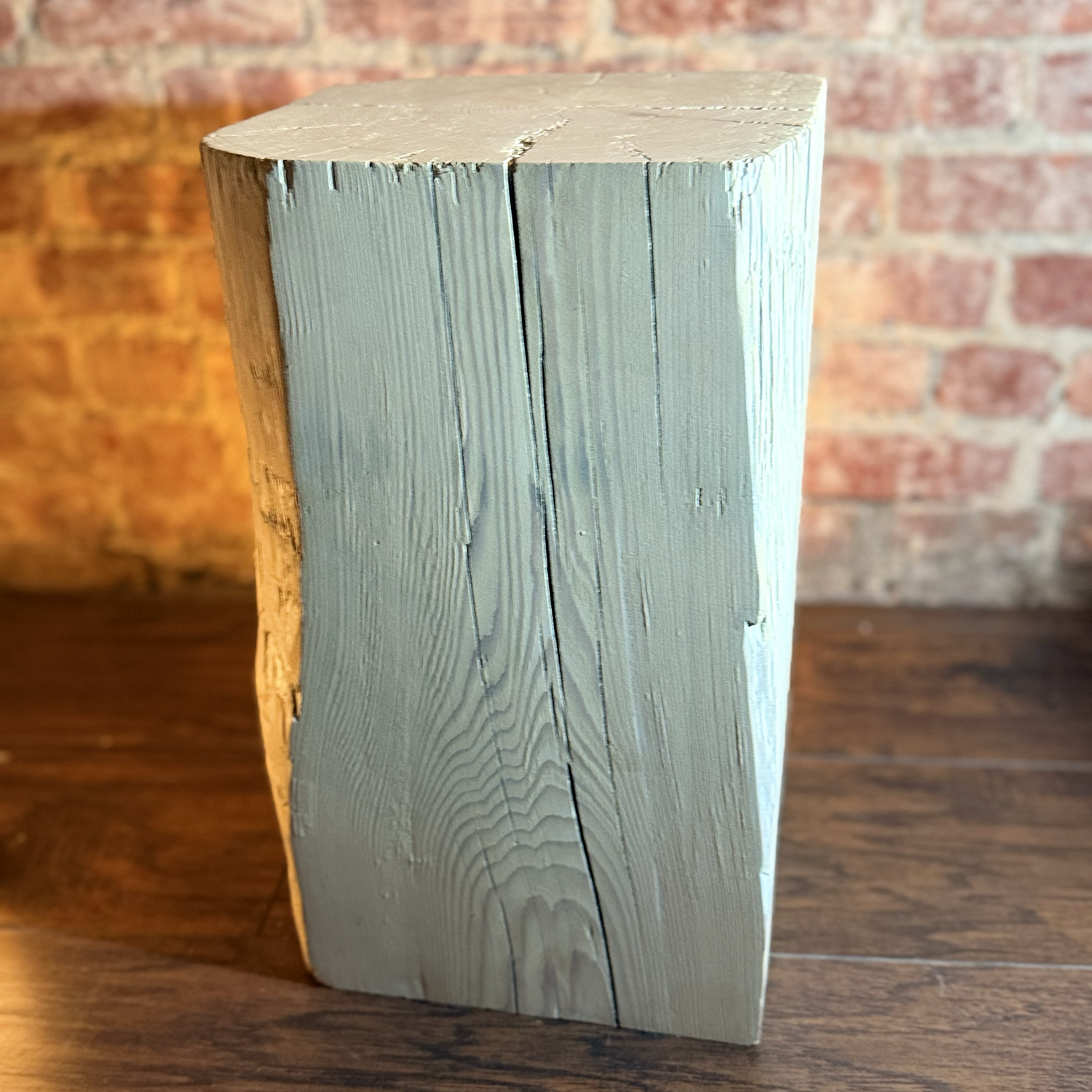 Dimensions: 10.25” X 11” X 19.25” <br> LB 106